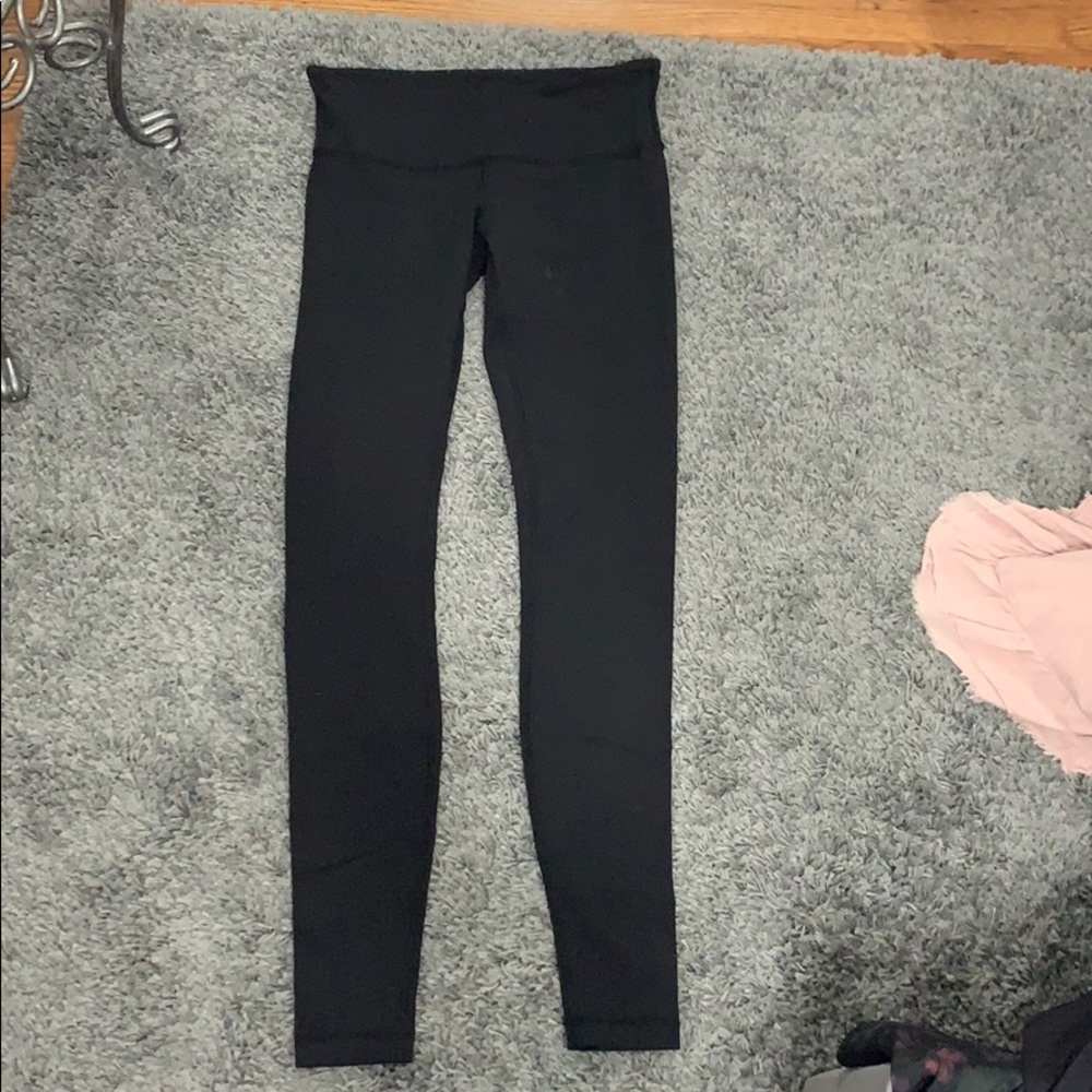 Lululemon black full length Wunder Under leggings